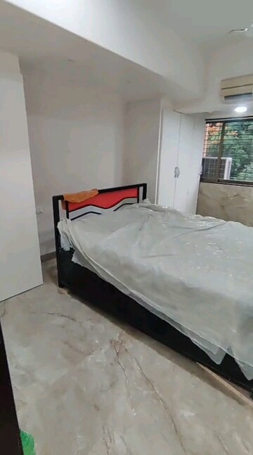 Bedroom in 2 BHK Apartment at Girgaum Chowpatty – for Rent