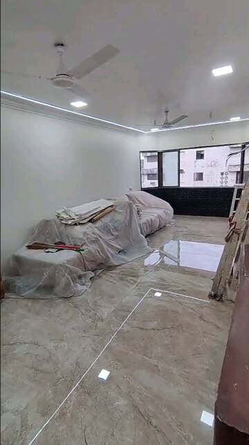 Living Room in 2 BHK Apartment at Girgaum Chowpatty – for Rent