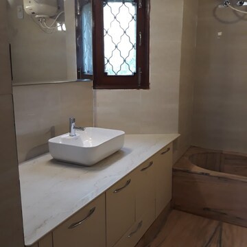 Bathroom in 5 BHK Villa at Saket – for Rent