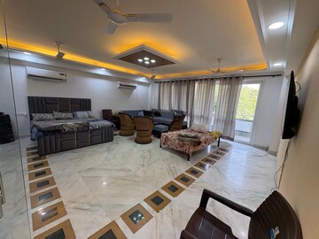 Gym in 4 BHK Builder Floor at Huda Staff Colony, Sector 46 – for Rent