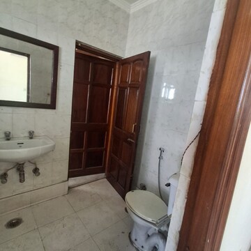 Attached Bathroom in 3 BHK Apartment at Sector 50 – for Rent