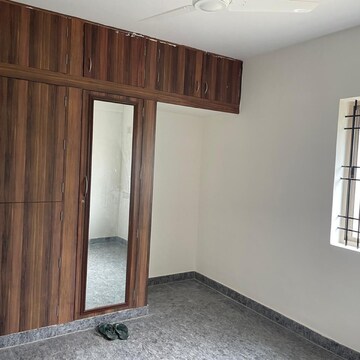 Master Bedroom in 2.5 BHK Builder Floor at Shanthi Nagar – for Rent