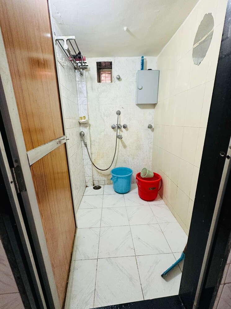 Bathroom, ankur-chs-andheri-east 1 Bedroom 450 Sq.Ft. Apartment In Andheri East Mumbai 8731854