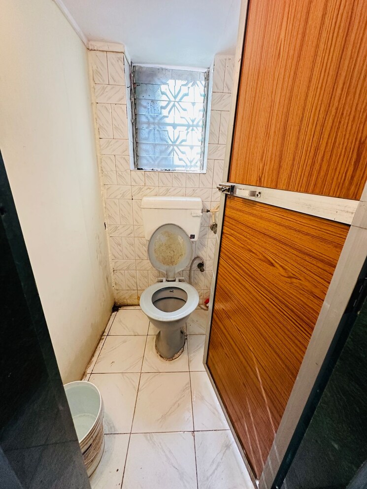 Bathroom, ankur-chs-andheri-east 1 Bedroom 450 Sq.Ft. Apartment In Andheri East Mumbai 8731854