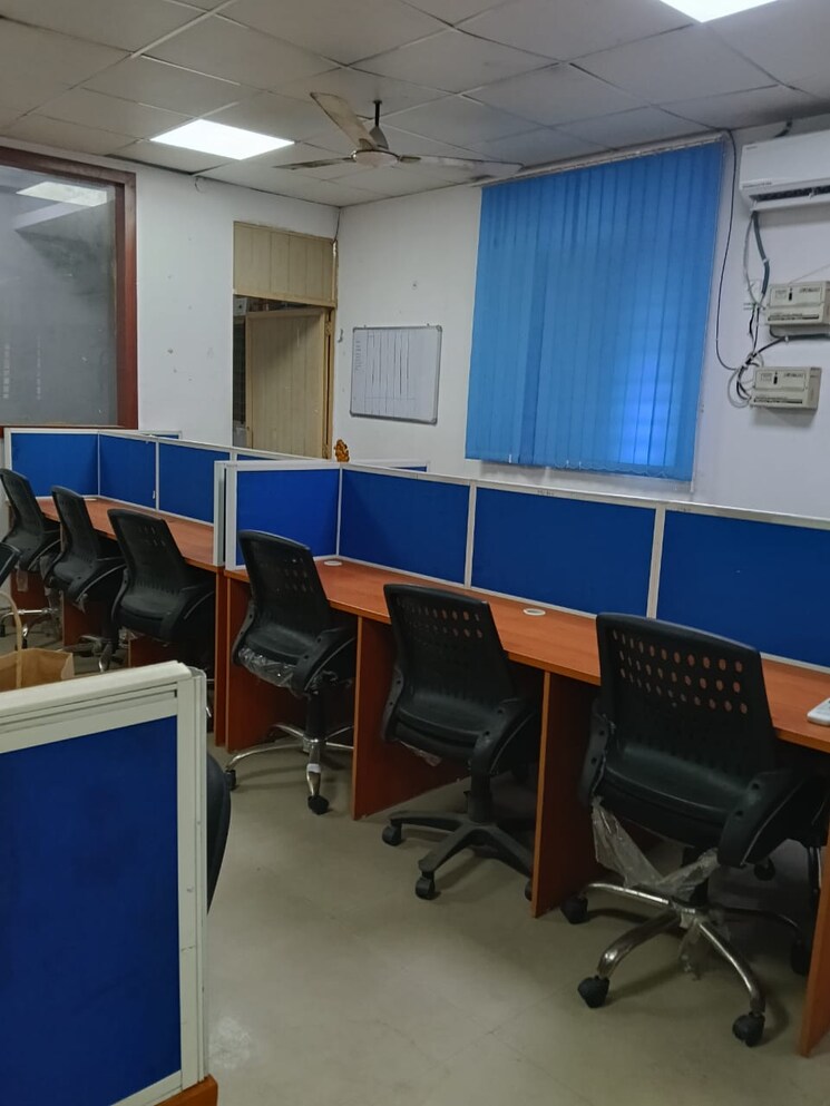 Team Area, logix-park Commercial Office Space in IT/SEZ 1000 Sq.Ft. In Sector 16 Noida 8731875
