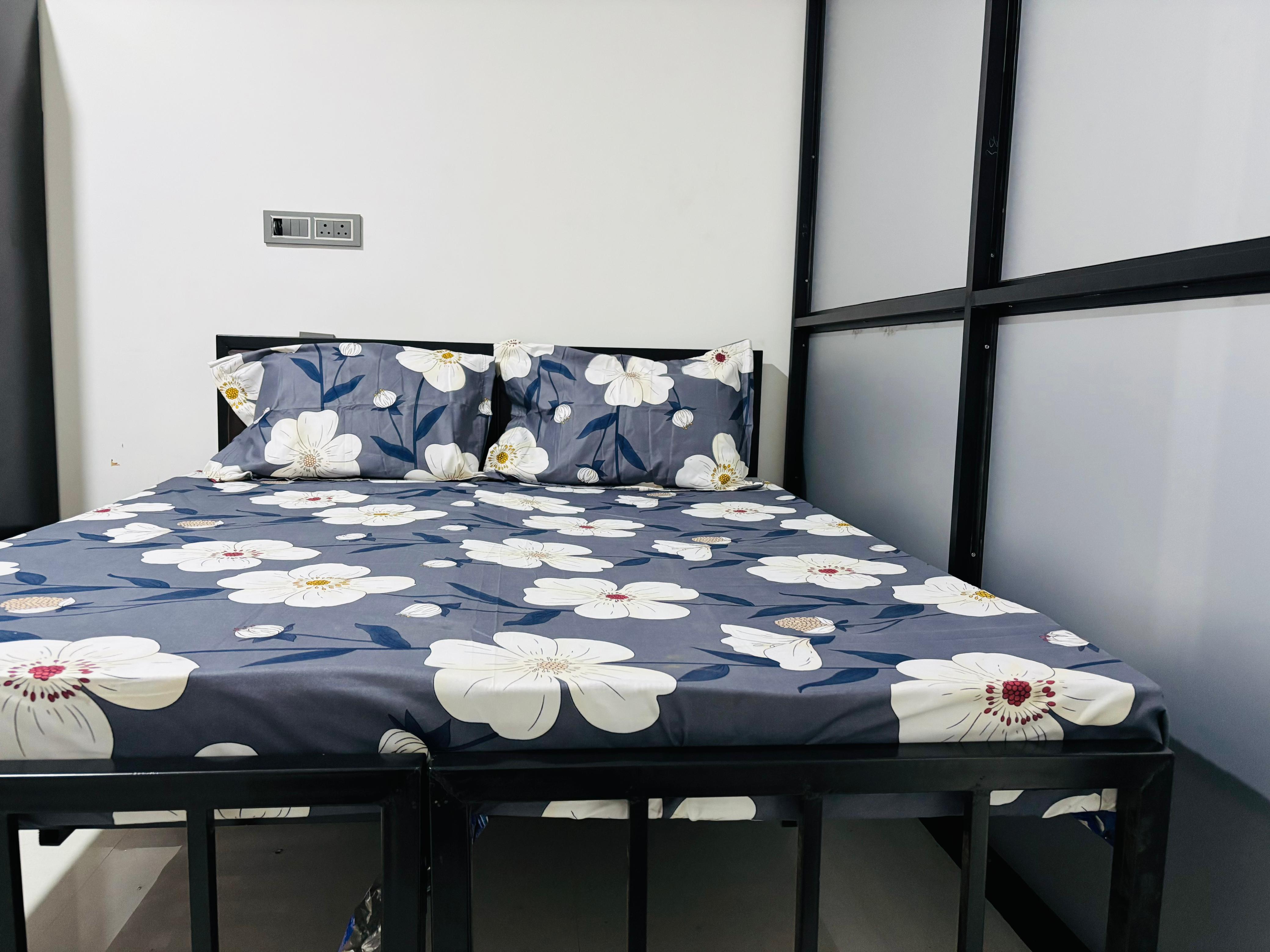 Pg For Rent in Gharapna 