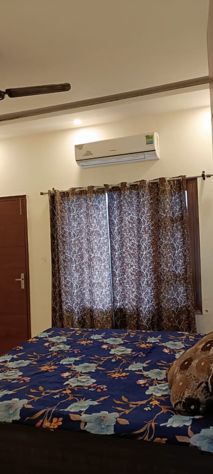 Bedroom, kharar kurali highway 1 Bedroom 75 Sq.Yd. Apartment In KharaR Kurali Highway Mohali 8731924