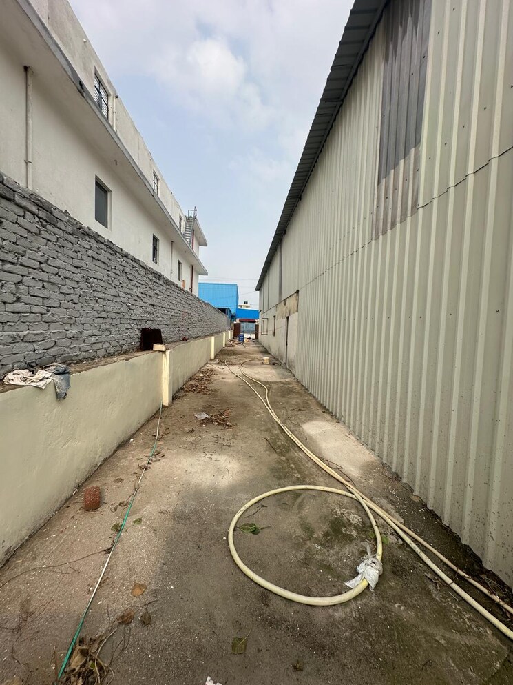 Exterior View, kasna-industrial-area Commercial Warehouse 600 Sq.Mt. In Kasna Greater Noida 8731903