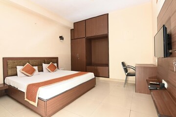 Bedroom in 1 RK Apartment at Jagatpura – for Rent