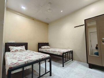 Room in  Pg at Kandivali West – for Rent