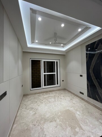 Room in 4 BHK Builder Floor at Greater Kailash – for Sale