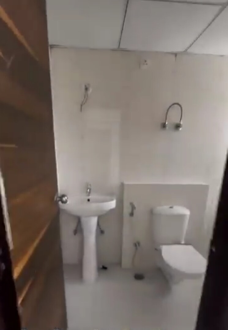 Bathroom, slf-anushree 3 Bedroom 1600 Sq.Ft. Apartment In Sector 75 Faridabad 8731986