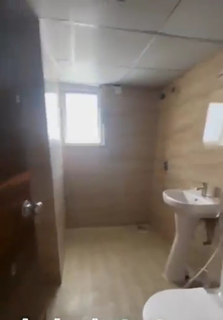 Bathroom, slf-anushree 3 Bedroom 1600 Sq.Ft. Apartment In Sector 75 Faridabad 8731986