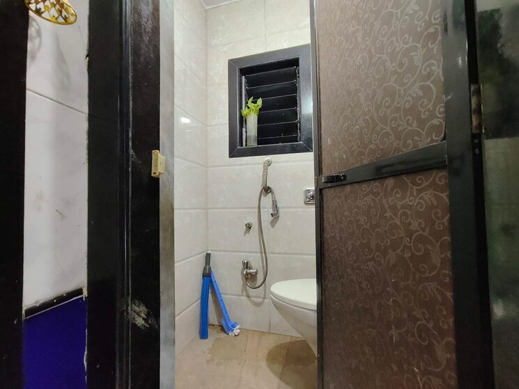 Bathroom, kanjurmarg east Pg For Boys & Girls In Kanjurmarg East 8731995