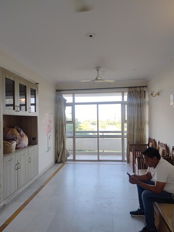 Living Room in 2 BHK Apartment at DLF Silver Oaks, Sector 26 – for Rent