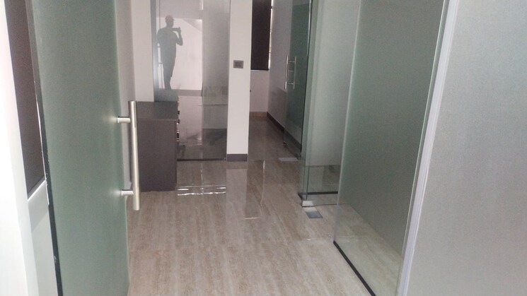 Bathroom, sector 63 Commercial Office Space 500 Sq.Ft. In Sector 63 Noida 8732014
