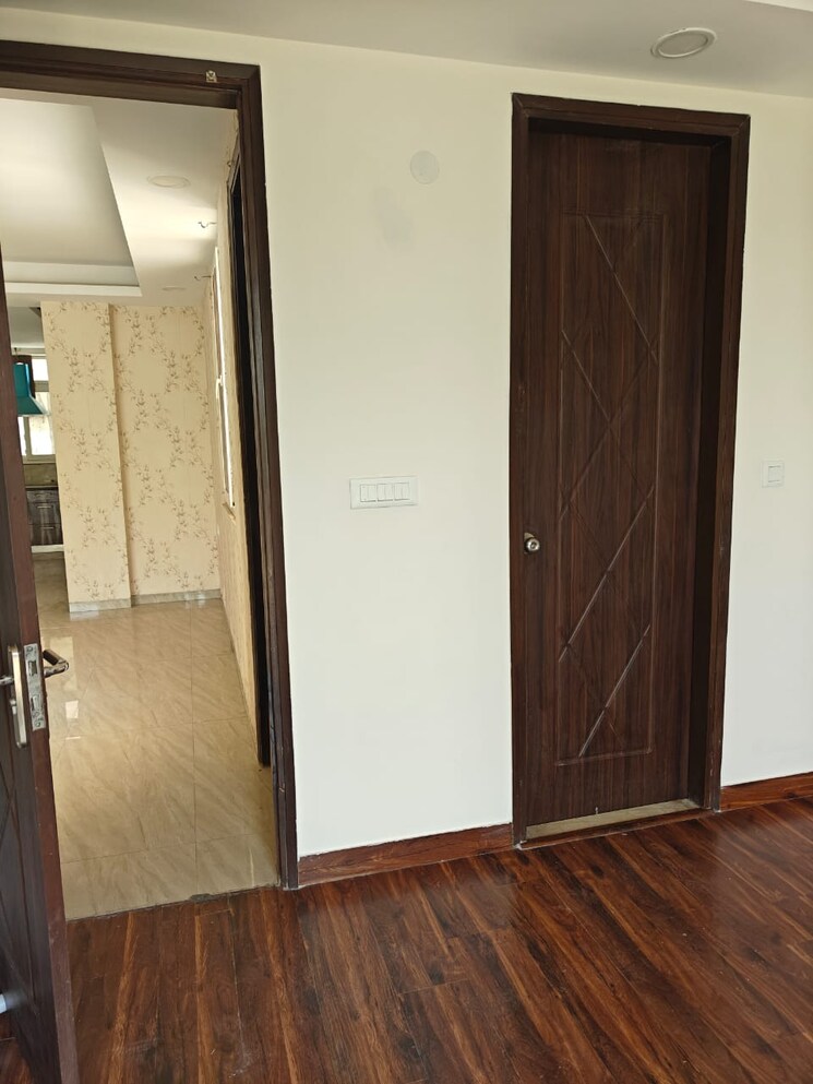 Room, sector 57 3 Bedroom 1850 Sq.Ft. Builder Floor In Sector 57 Gurgaon 8732061