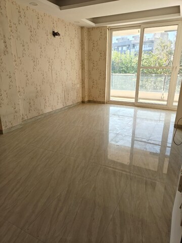 Room in 3 BHK Builder Floor at Sector 57 – for Rent