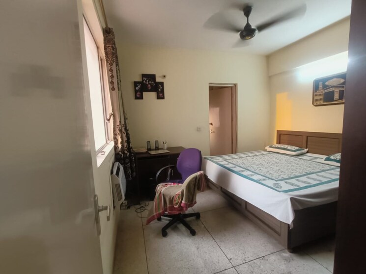 Bedroom, dlf-the-princeton-estate 2 Bedroom 964 Sq.Ft. Apartment In Dlf Phase V Gurgaon 8732055