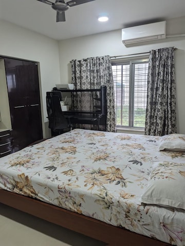 Bedroom in 3 BHK Apartment at Kalpataru Hills Phase II, Manpada – for Rent
