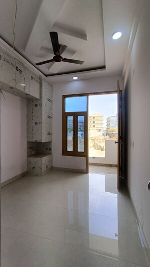 Room in 1 BHK Builder Floor at Sector 73 – for Sale