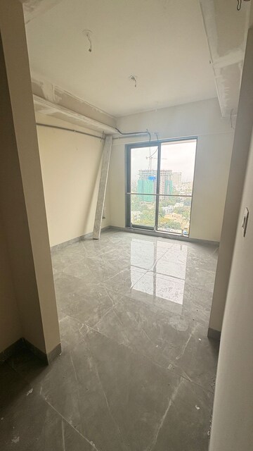 Room in 3 BHK Apartment at Hubtown The Premiere, Andheri West – for Rent