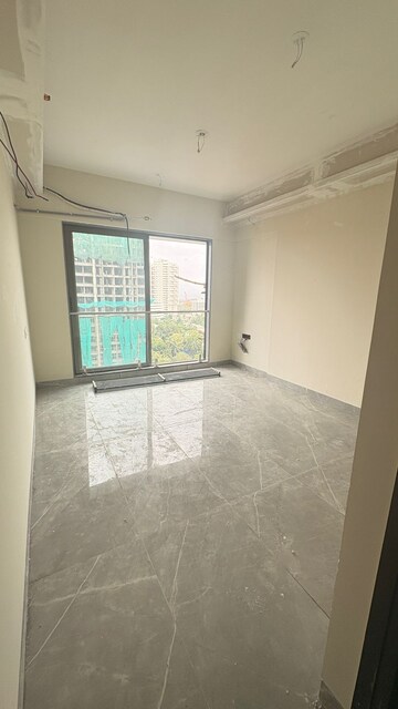 Room in 3 BHK Apartment at Hubtown The Premiere, Andheri West – for Rent
