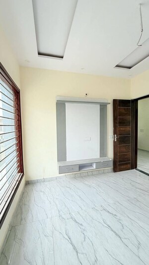 Room in 4 BHK Independent House at Garden Colony – for Sale