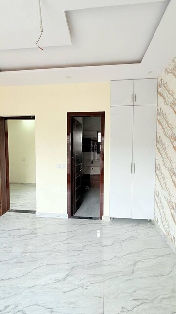 Room in 4 BHK Independent House at Garden Colony – for Sale