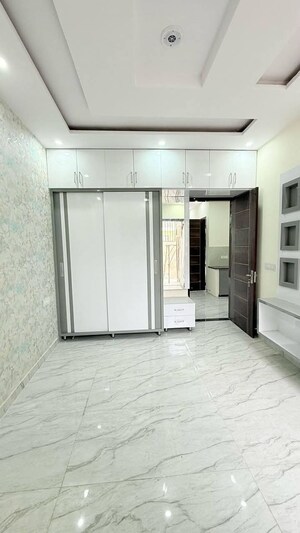 Room in 4 BHK Independent House at Garden Colony – for Sale