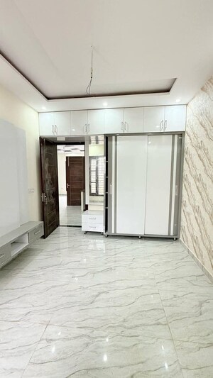 Room in 4 BHK Independent House at Garden Colony – for Sale