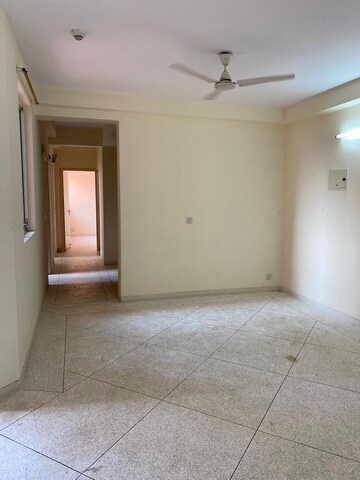Room in 3 BHK Apartment at DLF The Princeton Estate, Dlf Phase V – for Rent