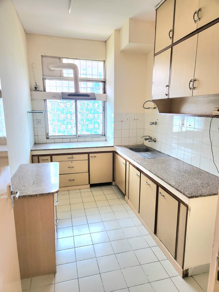 Kitchen, dlf-the-carlton-estate 3 Bedroom 1377 Sq.Ft. Apartment In Dlf Phase V Gurgaon 8732174