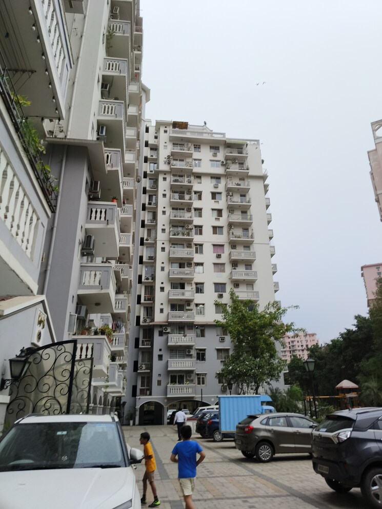 Exterior View, dlf-the-carlton-estate 3 Bedroom 1377 Sq.Ft. Apartment In Dlf Phase V Gurgaon 8732174