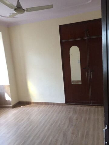 Room in 2 BHK Builder Floor at Saket – for Rent