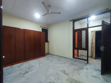 Room in 3 BHK Builder Floor at Malviya Nagar – for Rent