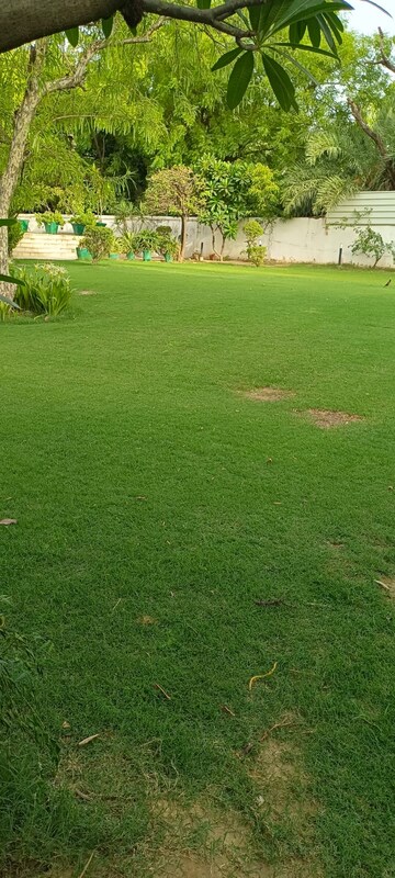 6 BHK Villa – Garden View at Saket - for Rent