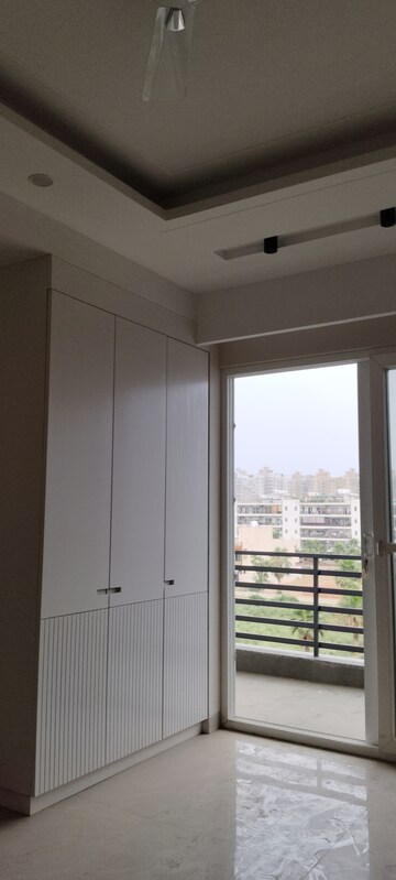 Room in 4 BHK Builder Floor at Aradhya Homes, Sector 67a – for Rent