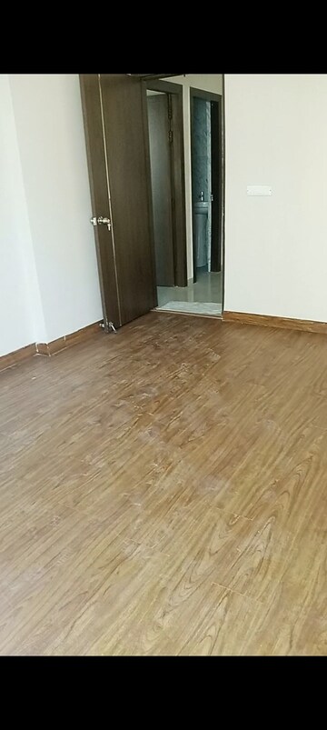 Room in 2 BHK Apartment at Prateek Grand City, Siddharth Vihar – for Rent