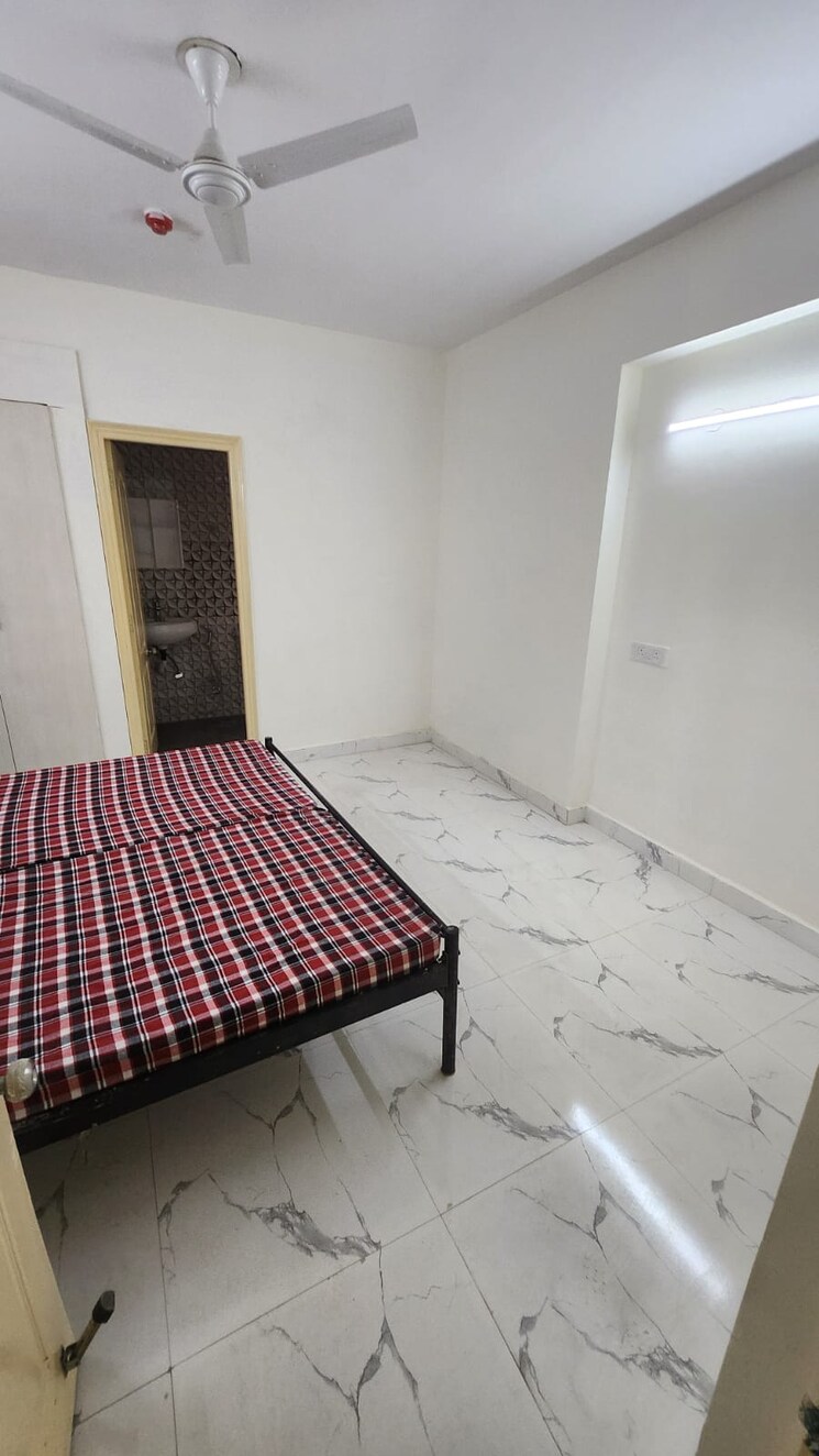 Bedroom, sector 30 4 Bedroom 300 Sq.Mt. Builder Floor In Sector 30 Noida 8732372