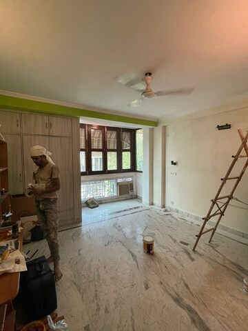 Room in 3 BHK Builder Floor at Saket – for Sale
