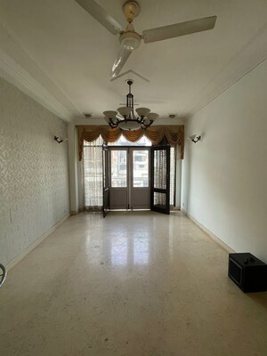 Room in 3 BHK Builder Floor at Saket – for Sale