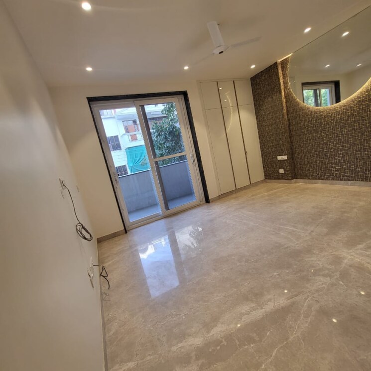 Room, dlf phase ii 3 Bedroom 215 Sq.Yd. Builder Floor In Dlf Phase ii Gurgaon 8732380