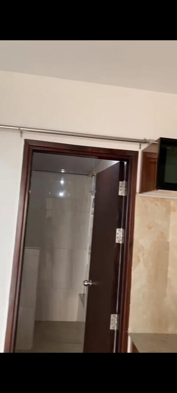 Furnished Amenities in 3 BHK Apartment at Marina Skies, Hi Tech City – for Rent