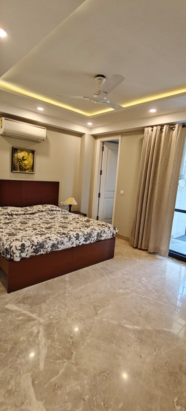 Bedroom, defence colony 3 Bedroom 1953 Sq.Ft. Builder Floor In Defence Colony Delhi 8732408
