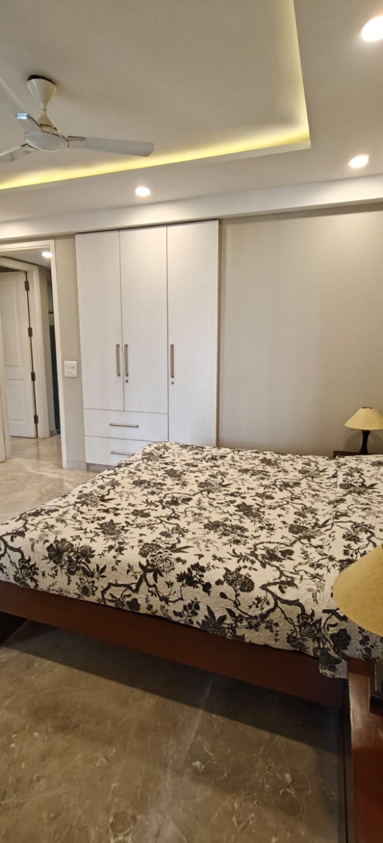 Bedroom, defence colony 3 Bedroom 1953 Sq.Ft. Builder Floor In Defence Colony Delhi 8732408