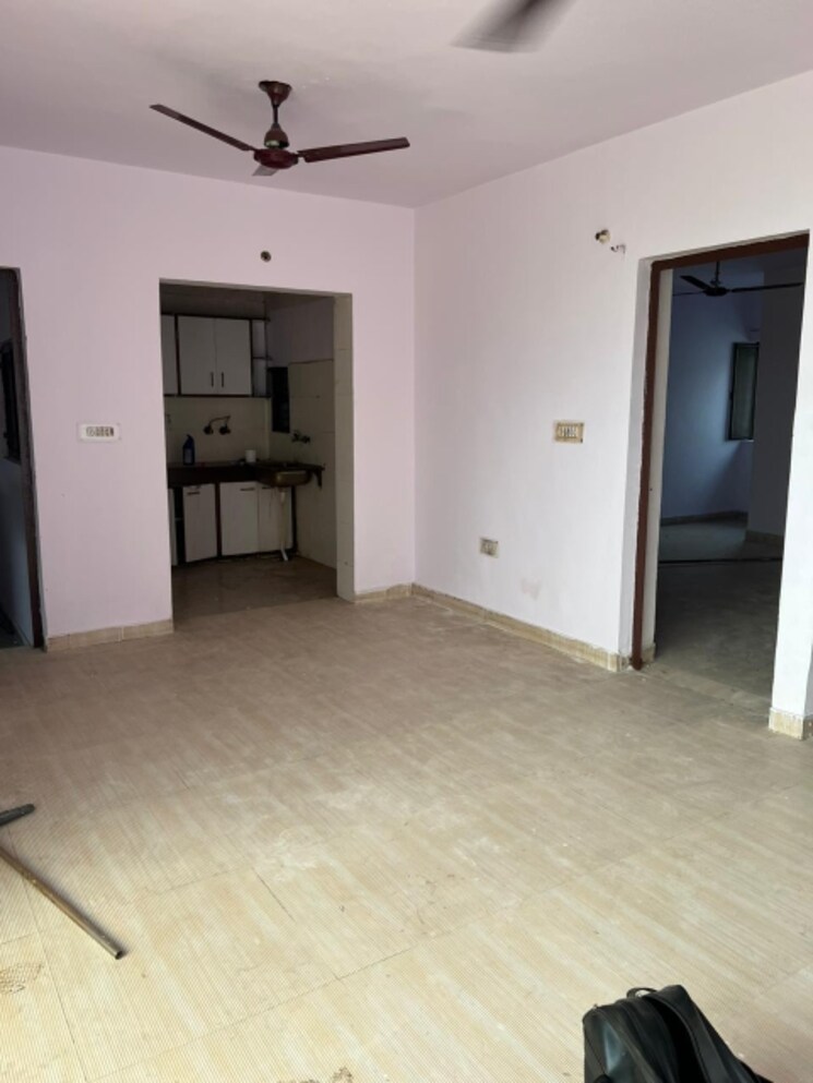 Room, sector 19 2 Bedroom 112 Sq.Yd. Builder Floor In Sector 19 Noida 8732403