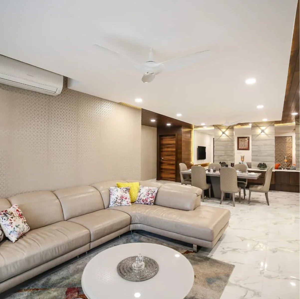 4 BHK + Pooja Room,Servant Room Apartment For Rent in The Wadhwa Anmol Fortune