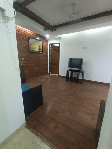 Room in 3 BHK Builder Floor at Saket – for Rent