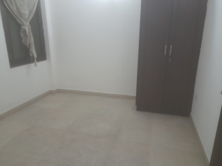 Room, east of kailash 3 Bedroom 1100 Sq.Ft. Builder Floor In East Of Kailash Delhi 8732570